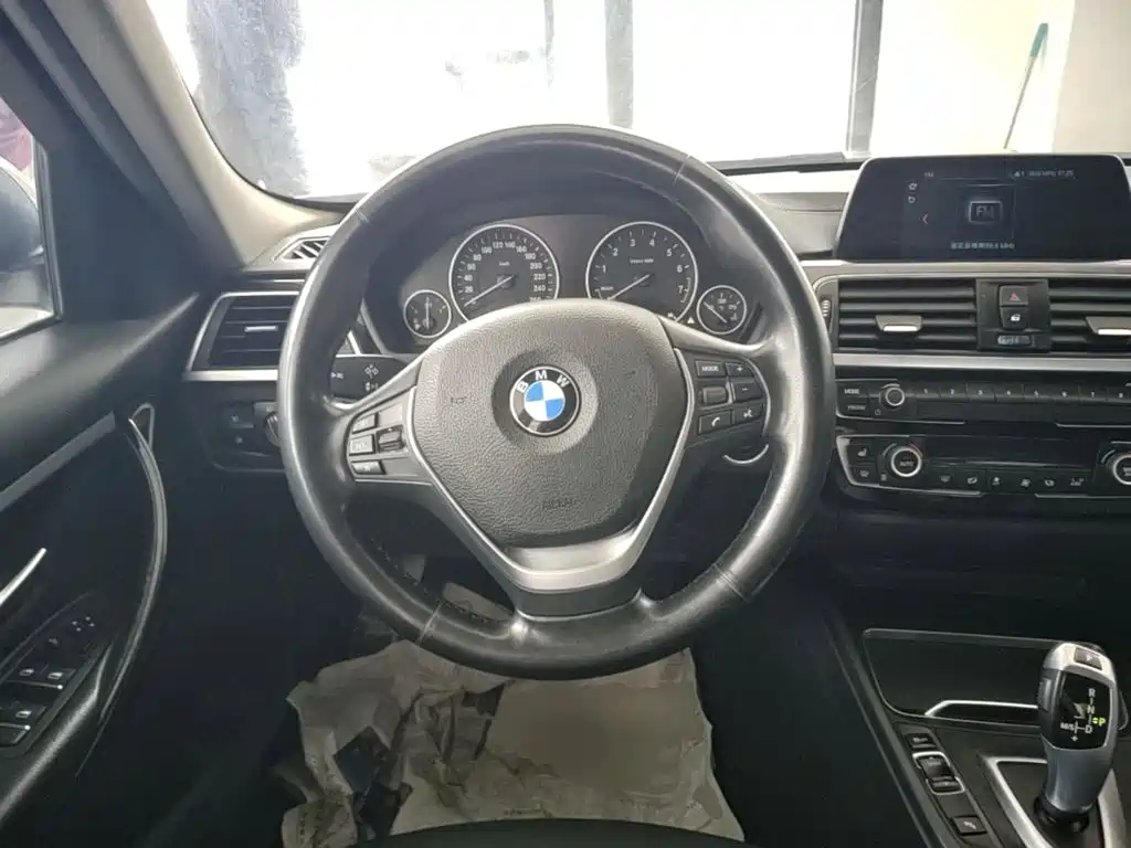 BMW 3 Series — фото 11
