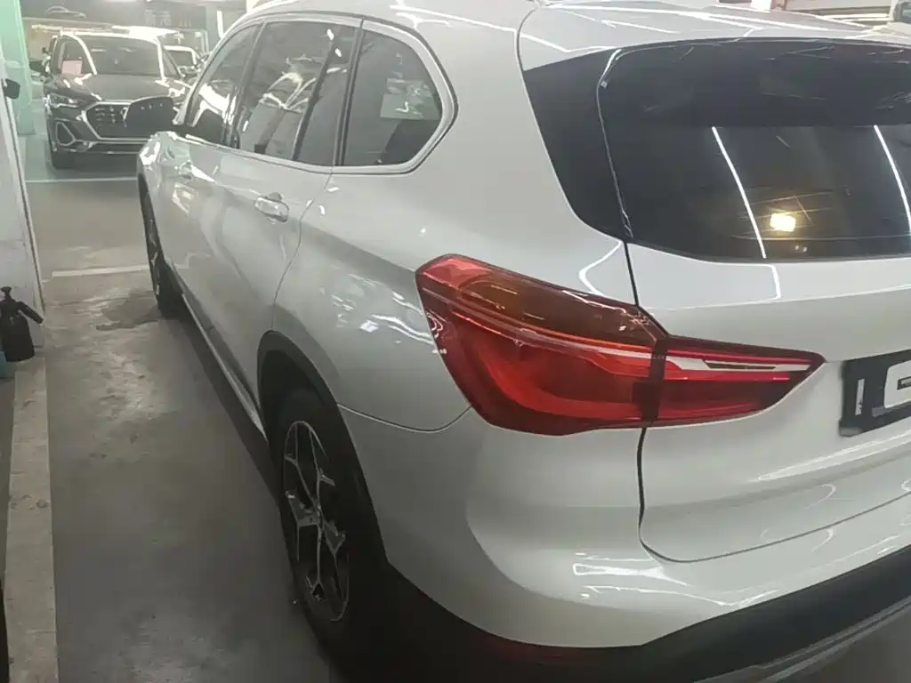 BMW X1 — фото 5
