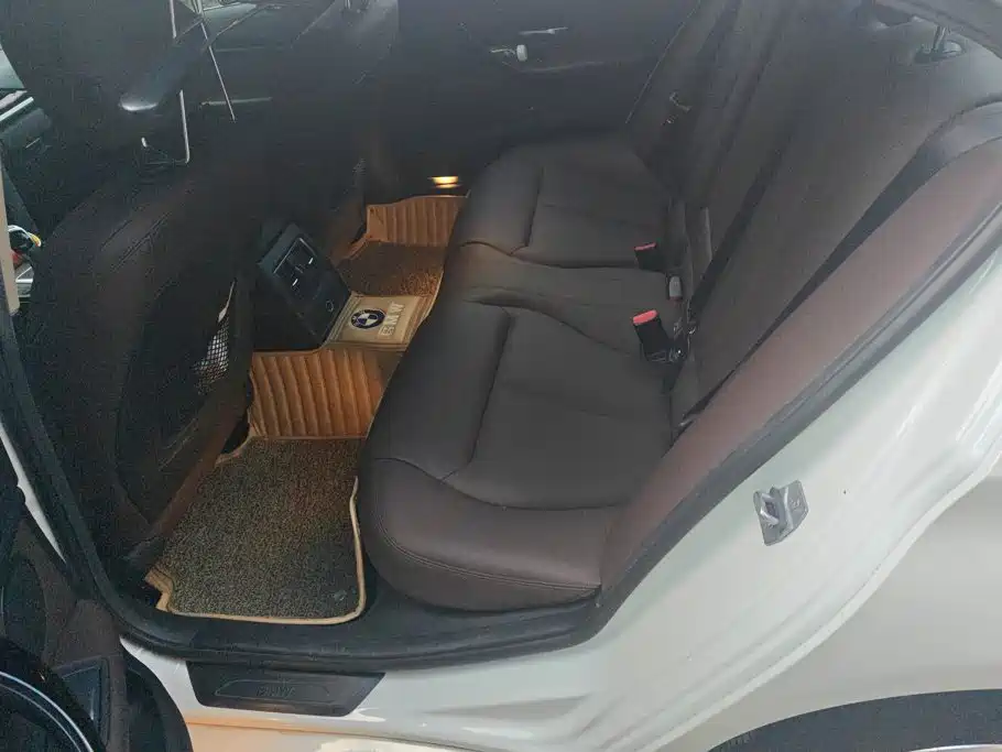 BMW 3 Series — фото 11