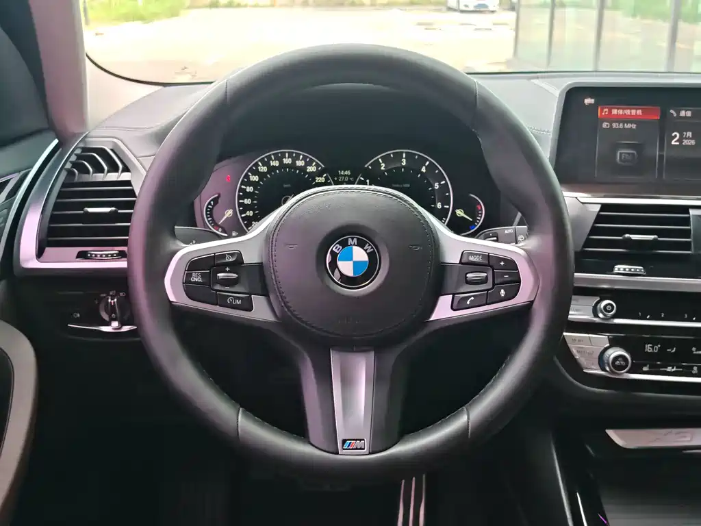BMW X3 — фото 22