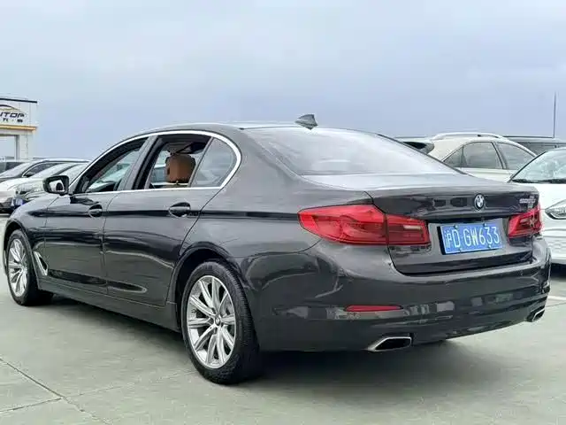 BMW 5 Series — фото 3