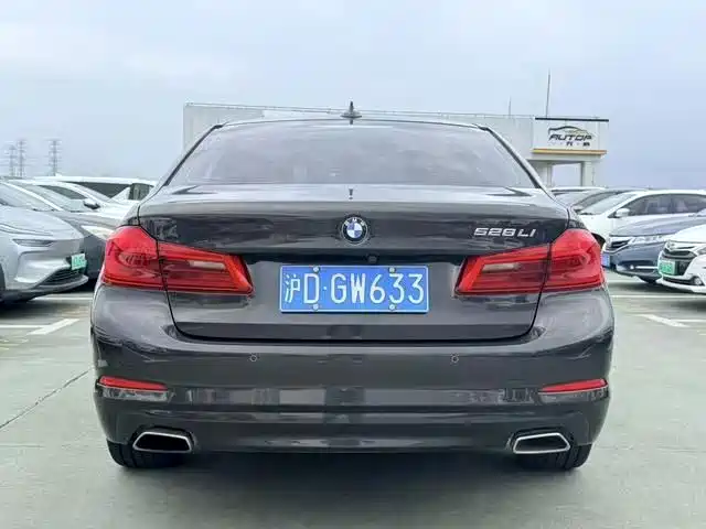 BMW 5 Series — фото 4