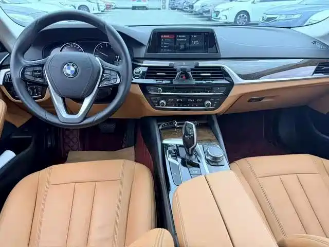 BMW 5 Series — фото 6
