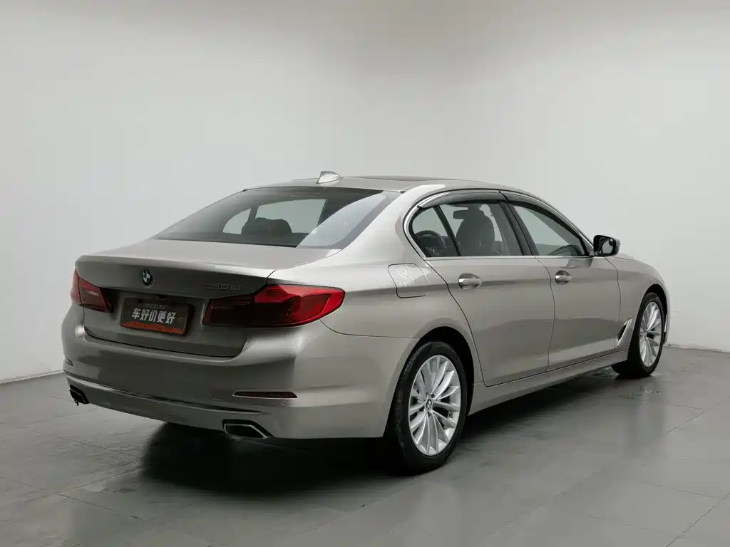 BMW 5 Series — фото 2
