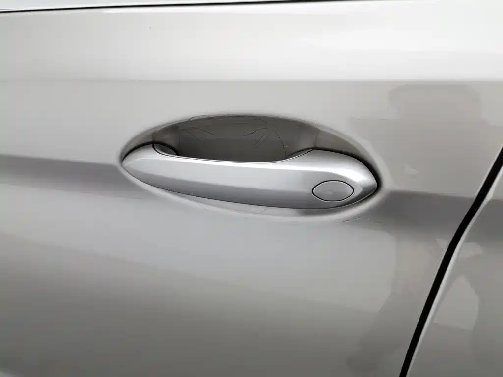 BMW 5 Series — фото 18