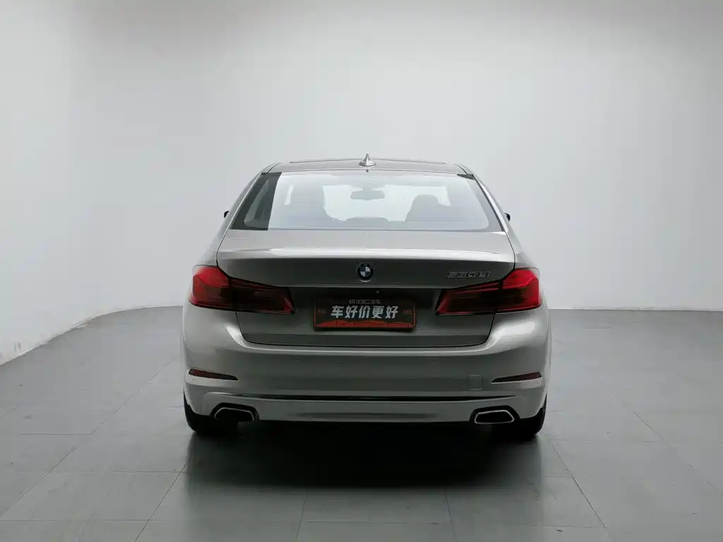 BMW 5 Series — фото 4