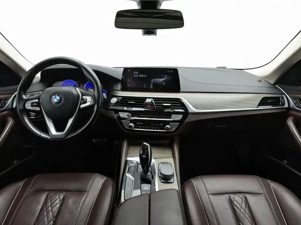 BMW 5 Series — фото 5