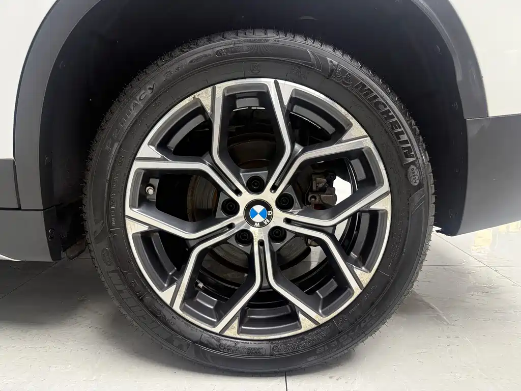 BMW X1 — фото 9