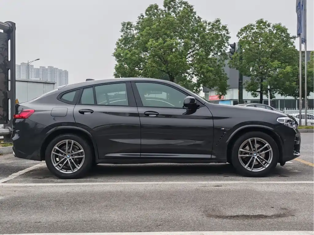 BMW X4 — фото 4