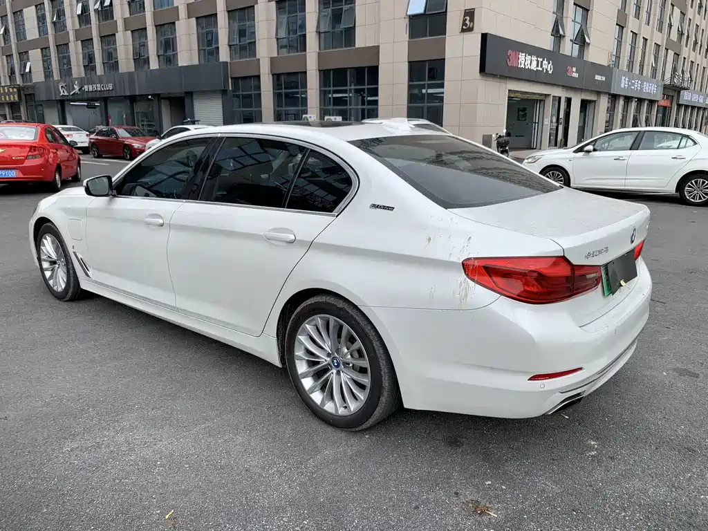 BMW 5 Series New Energy — фото 11