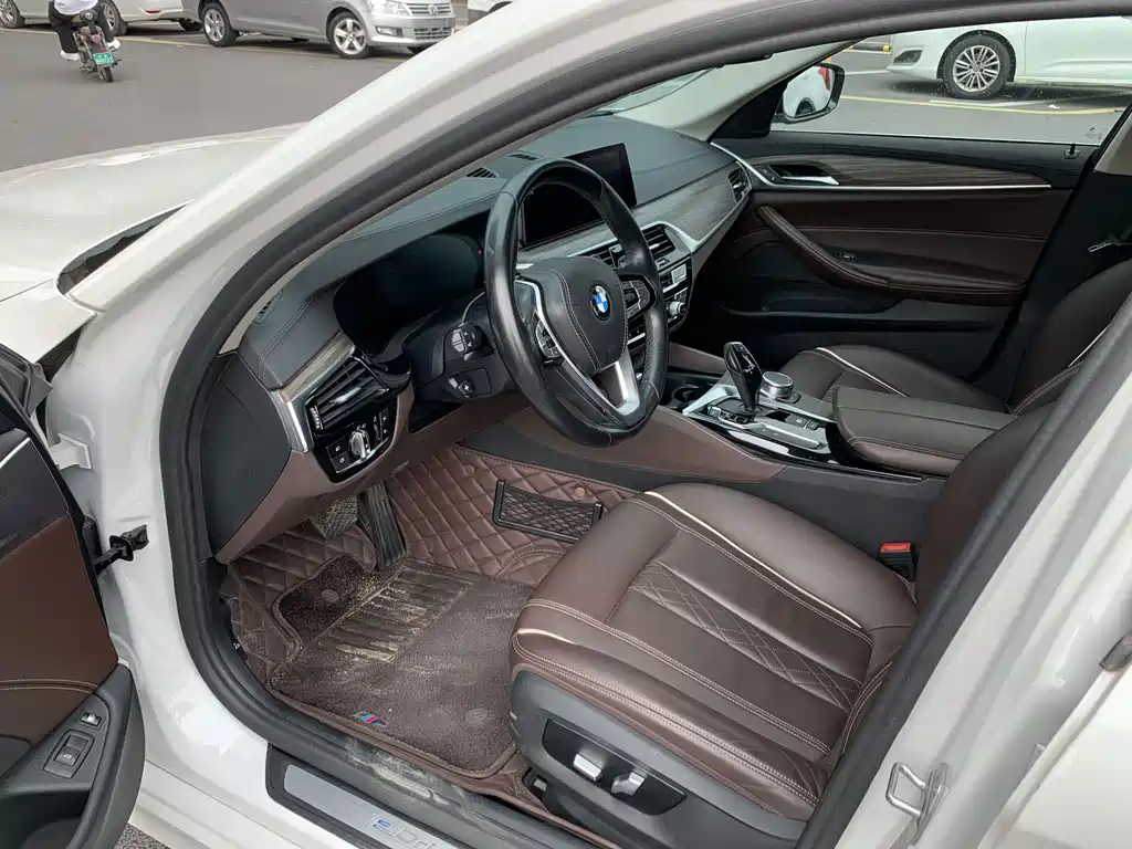 BMW 5 Series New Energy — фото 5