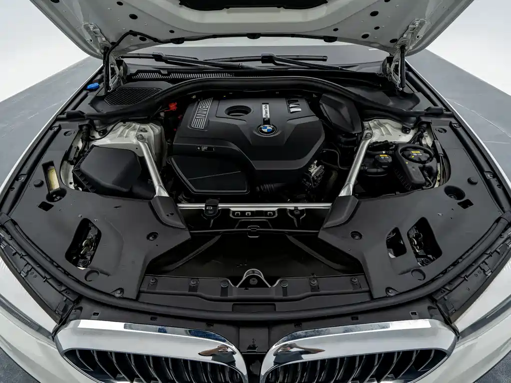 BMW 5 Series — фото 11