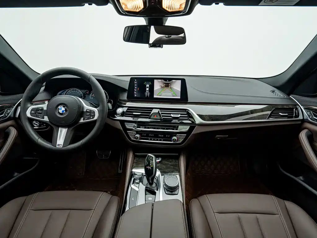 BMW 5 Series — фото 19