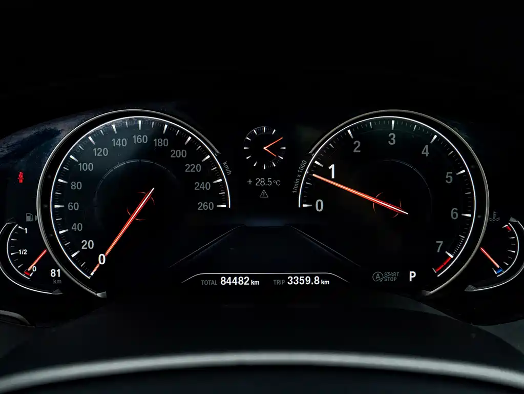 BMW 5 Series — фото 25