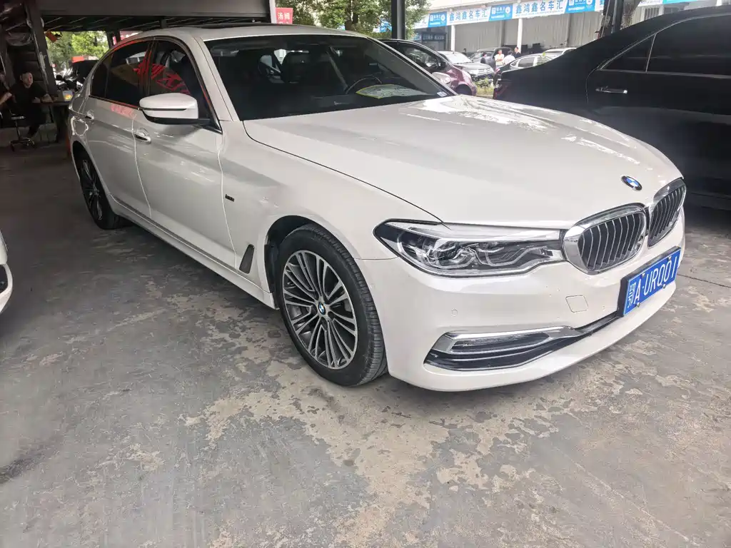 BMW 5 Series — фото 2