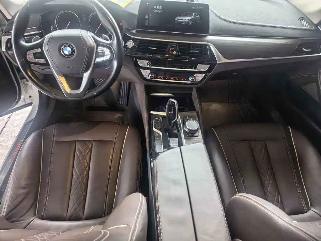 BMW 5 Series — фото 6
