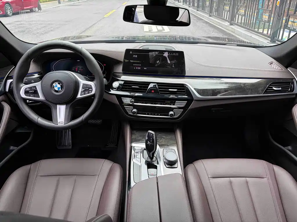 BMW 5 Series — фото 9