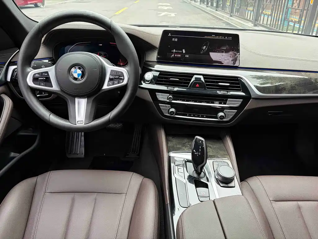 BMW 5 Series — фото 10