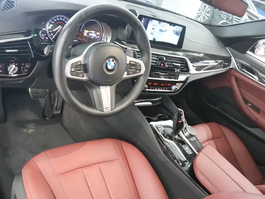 BMW 5 Series — фото 11