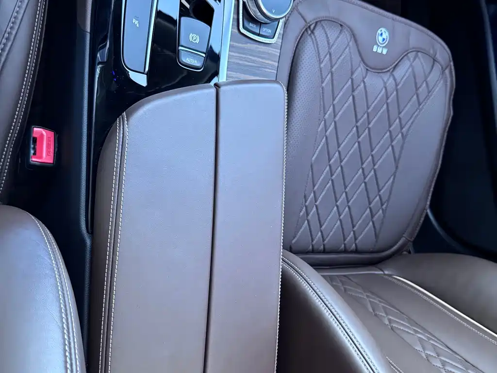 BMW 5 Series — фото 25