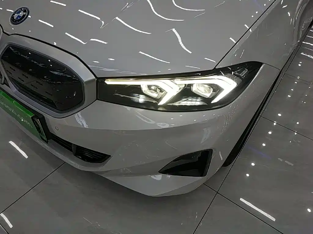 BMW i3 — фото 24