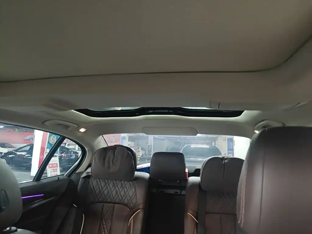 BMW 5 Series New Energy — фото 14