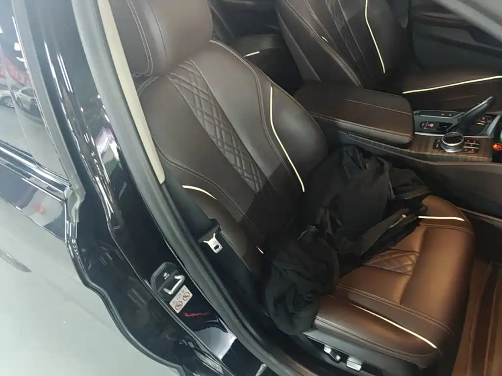BMW 5 Series New Energy — фото 20