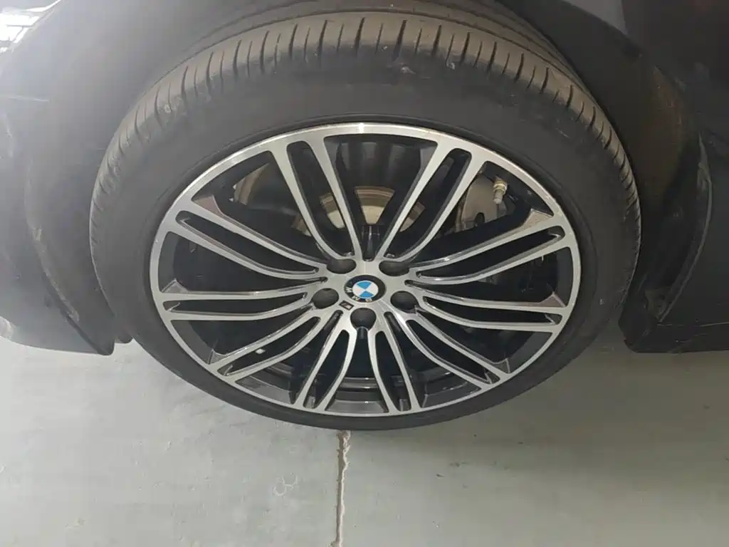 BMW 5 Series New Energy — фото 25