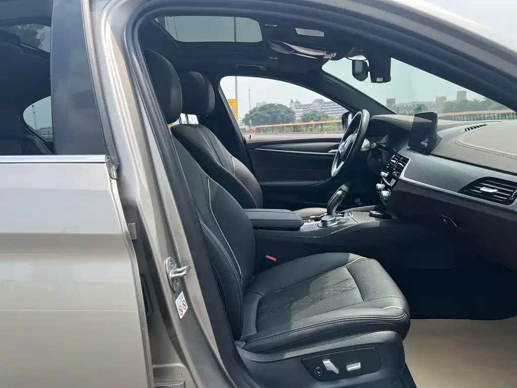 BMW 5 Series New Energy — фото 10