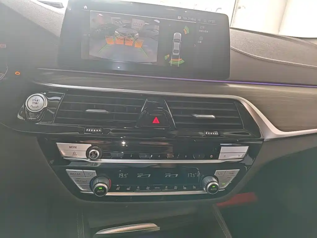 BMW 5 Series — фото 13