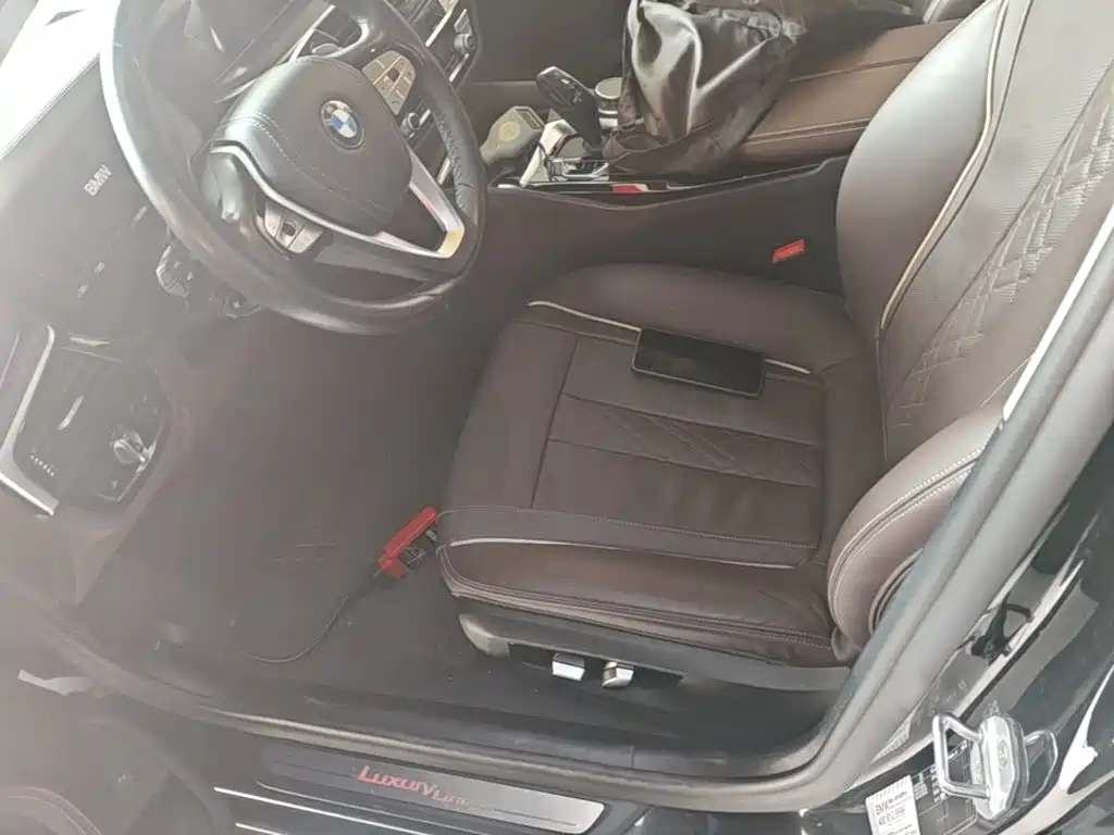 BMW 5 Series — фото 15