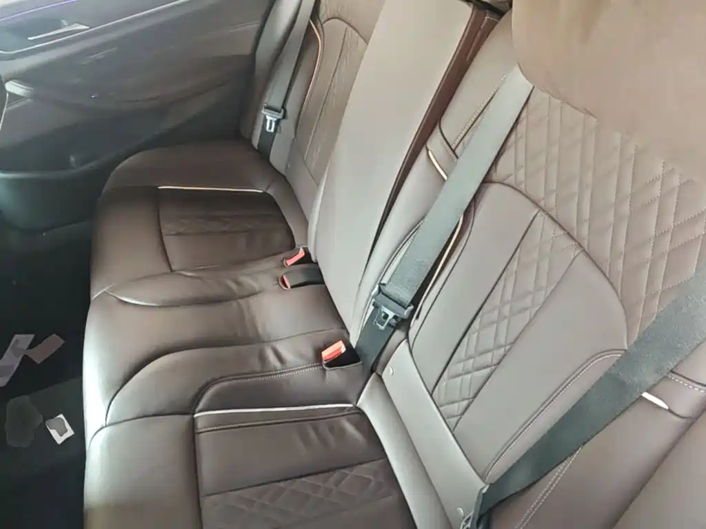 BMW 5 Series — фото 17