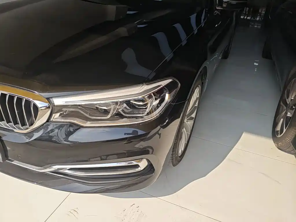 BMW 5 Series — фото 24