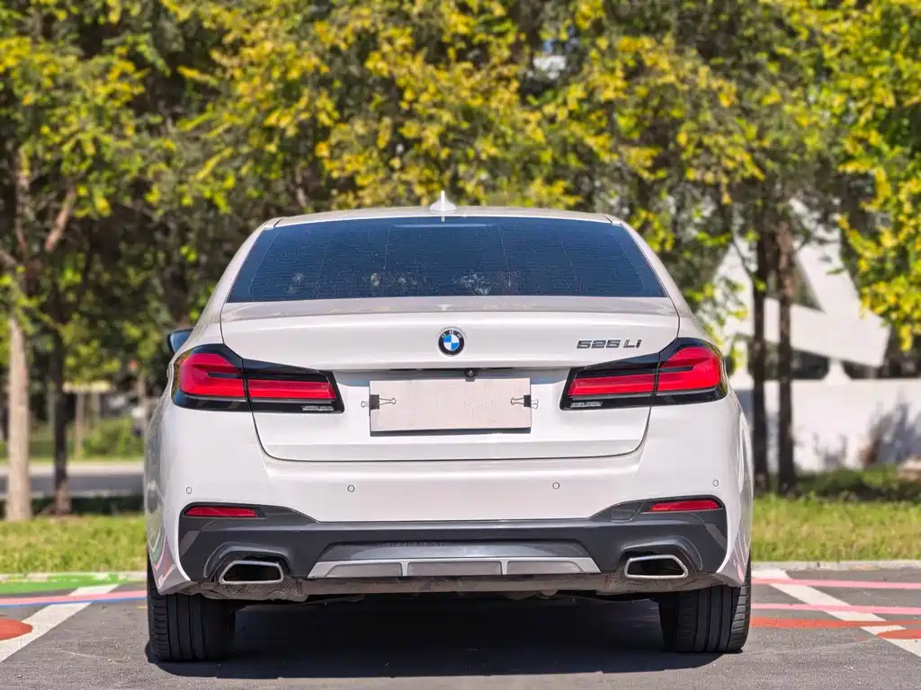 BMW 5 Series — фото 5