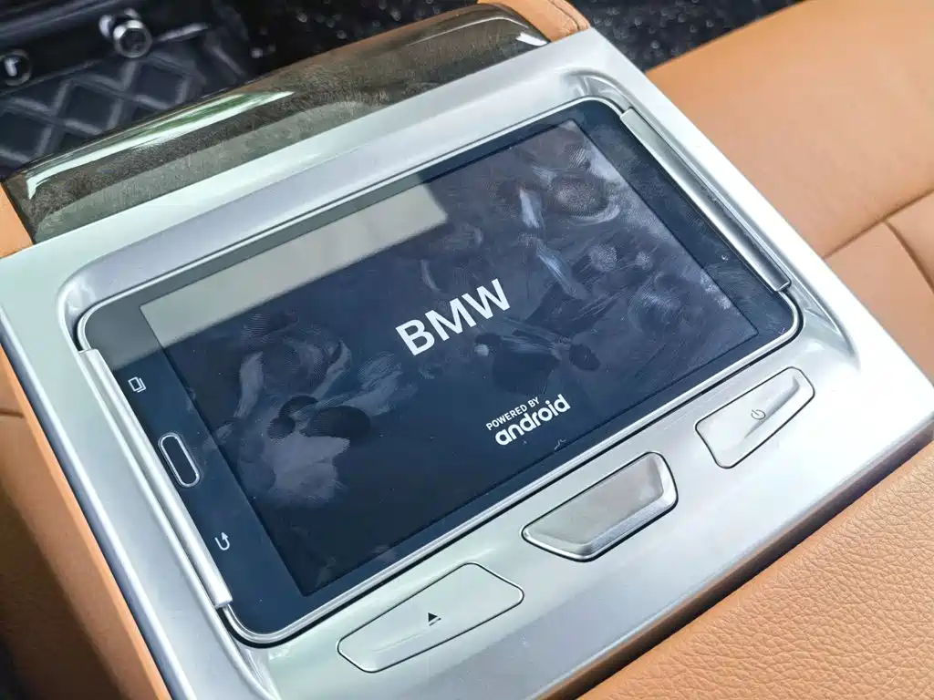 BMW 5 Series — фото 45