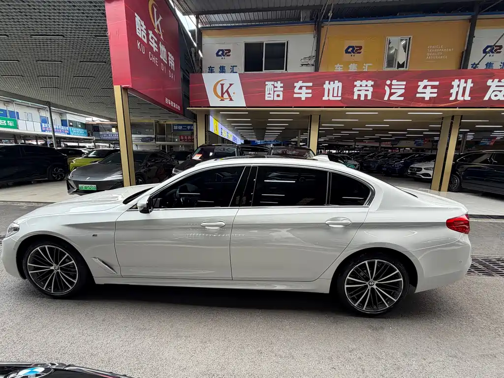 BMW 5 Series — фото 2