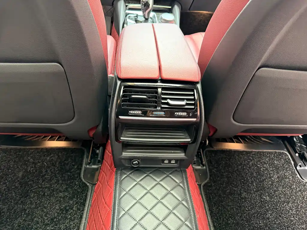 BMW 5 Series — фото 17