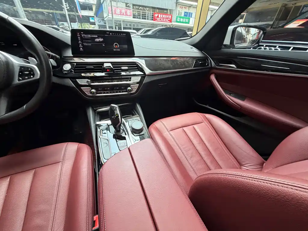 BMW 5 Series — фото 29