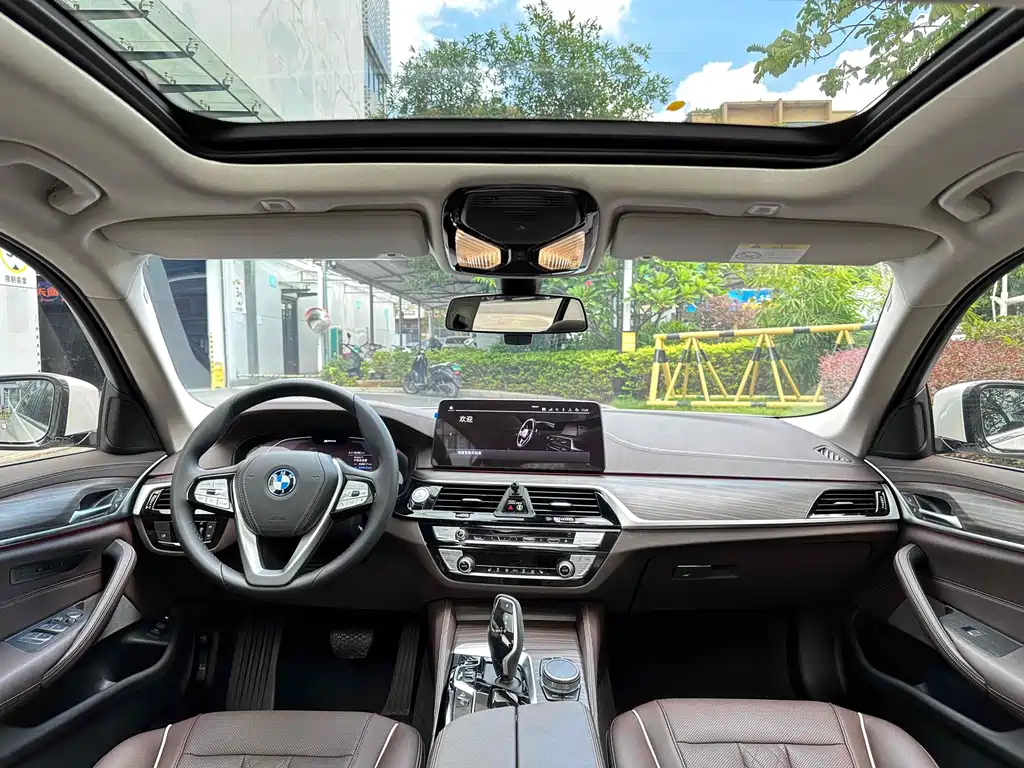 BMW 5 Series New Energy — фото 11