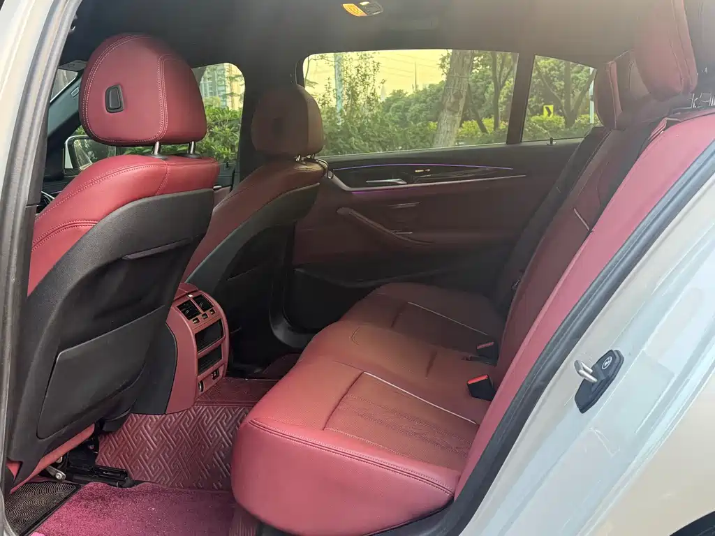 BMW 5 Series — фото 11