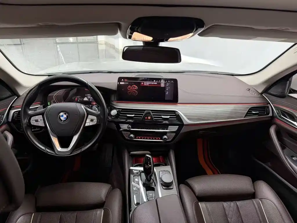 BMW 5 Series — фото 4
