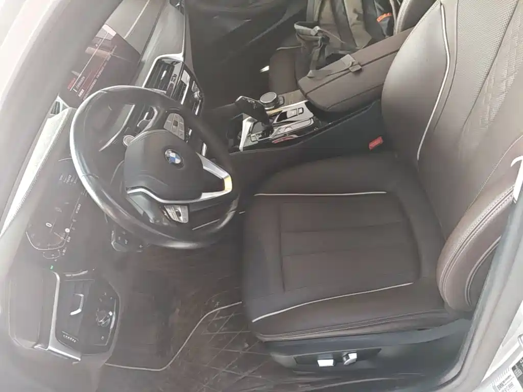 BMW 5 Series — фото 15