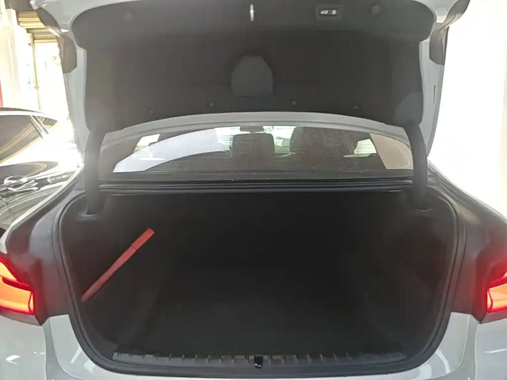 BMW 5 Series — фото 19