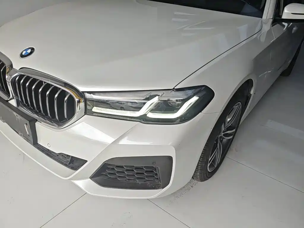 BMW 5 Series — фото 24