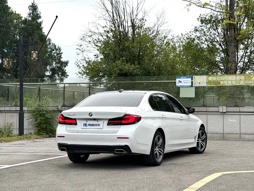 BMW 5 Series — фото 9