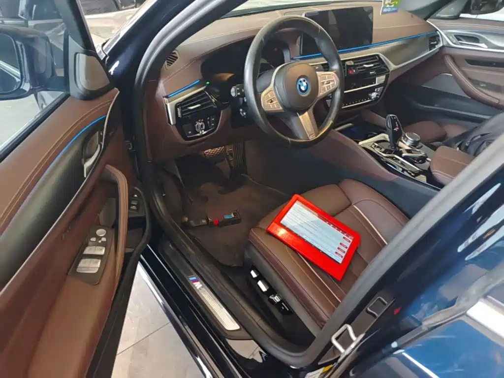 BMW 5 Series New Energy — фото 11