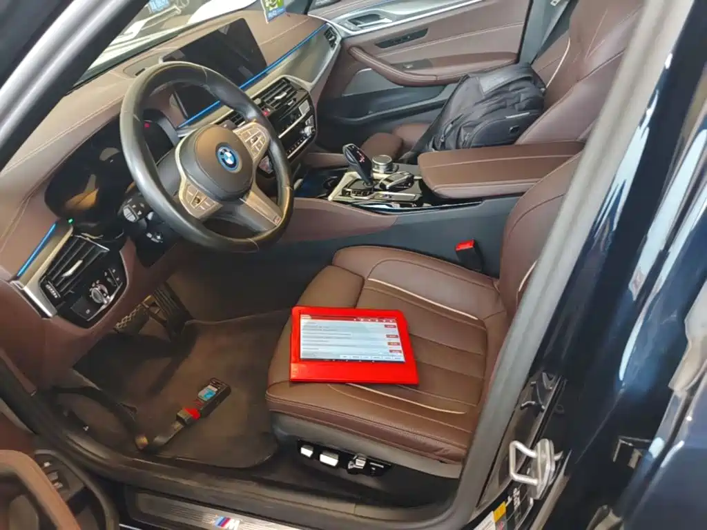 BMW 5 Series New Energy — фото 10