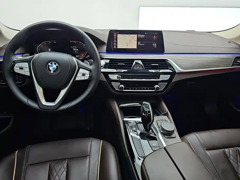 BMW 5 Series — фото 11