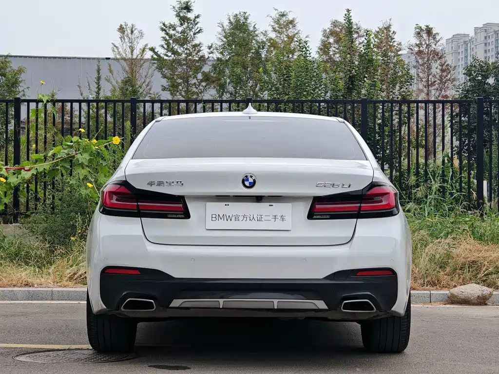 BMW 5 Series — фото 5