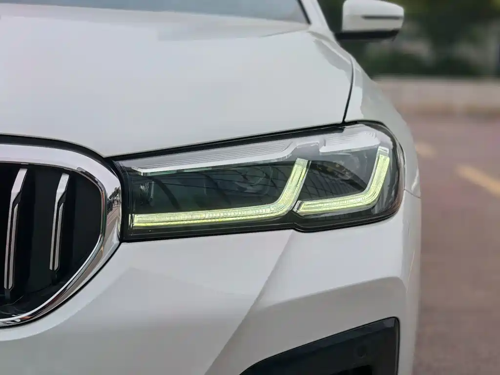 BMW 5 Series — фото 8